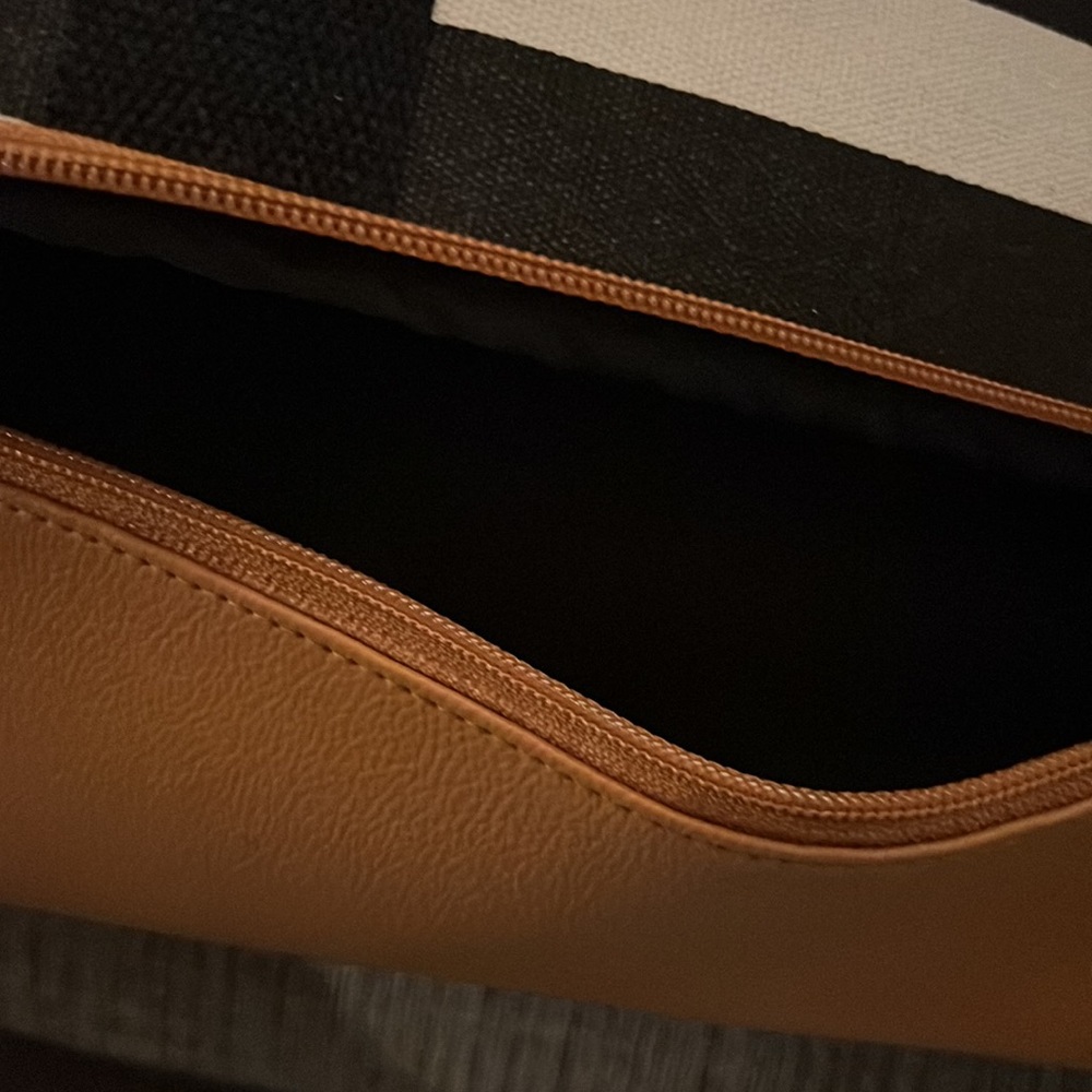 Brand new bag from DSW - Picture 4 of 5